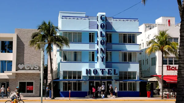 Miami Plajı 'ndaki ünlü Koloni Oteli - MIAMI, FLORIDA - 14 Şubat 2022 — Stok fotoğraf
