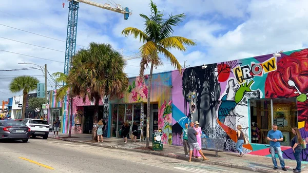 Miami 'de Wynwood' un ünlü Wynwood Duvarları - MIAMI, Birleşik Devletler - 20 Şubat 2022