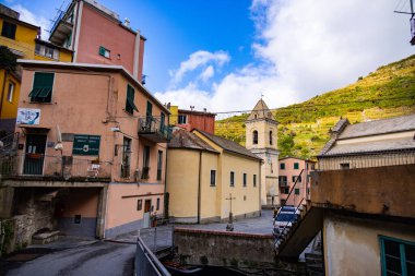İtalyan sahilindeki inanılmaz Cinque Terre - CINQUE TERRE, İTALYA - 28 Kasım 2021