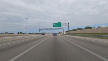 Miami Otoyolları üzerindeki POV Yolu - MIAMI, FLORIDA - 15 Şubat 2022