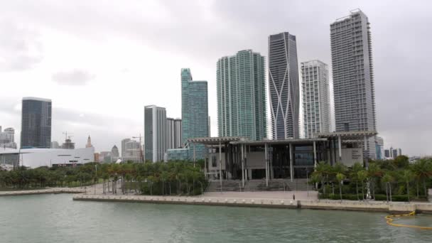 在阴云密布的日子里迈阿密市中心的天空 — 图库视频影像