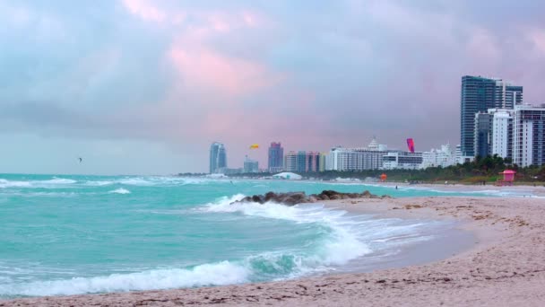 Maravillosa agua azul en Miami Beach - North Beach — Vídeo de stock