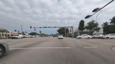 POV, Miami Florida şehrinden geçiyor - MIAMI, FLORIDA - 15 Şubat 2022