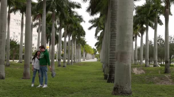 Museumspark in Downtown Miami - MIAMI, FLORIDA - 14. FEBRUAR 2022 — Stockvideo