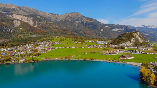 Město Brienz ve Švýcarsku shora — Stock fotografie