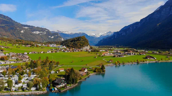 Město Brienz ve Švýcarsku shora — Stock fotografie