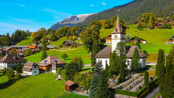 Διάσημη πόλη του Grindelwald στις Ελβετικές Άλπεις από ψηλά — Φωτογραφία Αρχείου