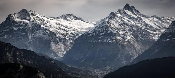 Υπέροχη πανοραμική θέα πάνω από τις Ελβετικές Άλπεις — Φωτογραφία Αρχείου