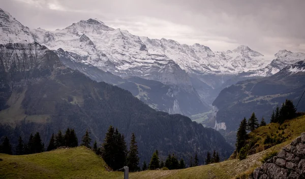 Die atemberaubende Landschaft der Schweizer Alpen - wunderschöne Schweiz — Stockfoto