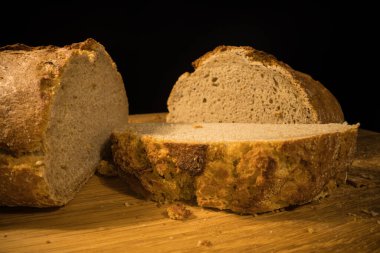 Taze pişmiş somun ekmeği. Yakın çekim.