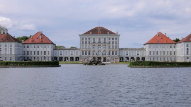 Münih 'teki ünlü Nymphenburg Şatosu - MUNICH, GERMANY - 3 Haziran 2021
