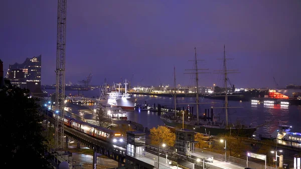 Beautiful port of Hamburg by night — Stock Photo, Image