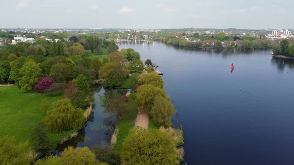 Парк Альстер на озері Альстер в Гамбурзі згори. — стокове фото