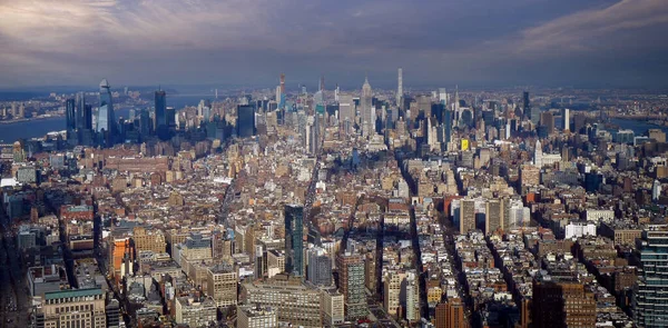 Vista aérea de gran angular sobre Manhattan Nueva York — Foto de Stock