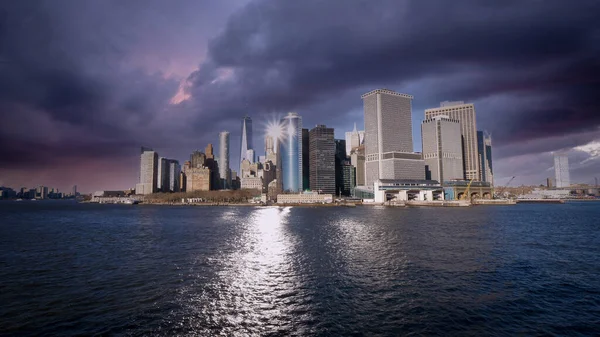 Geweldig centrum uitzicht van de Skyline van Manhattan vanaf Hudson River — Stockfoto