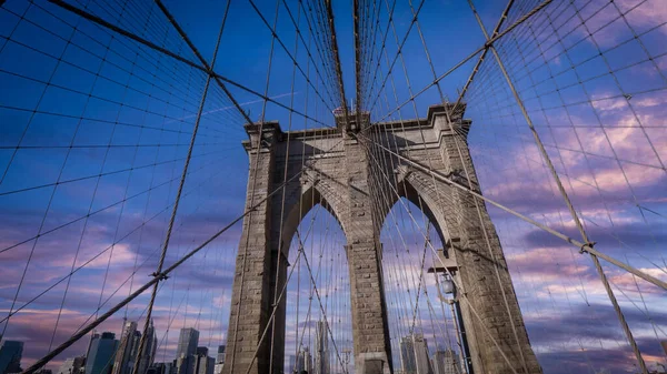 Słynny Brooklyn Bridge w Nowym Jorku — Zdjęcie stockowe