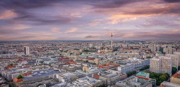 Η πόλη του Βερολίνου Γερμανίας το βράδυ - Αεροφωτογραφία — Φωτογραφία Αρχείου