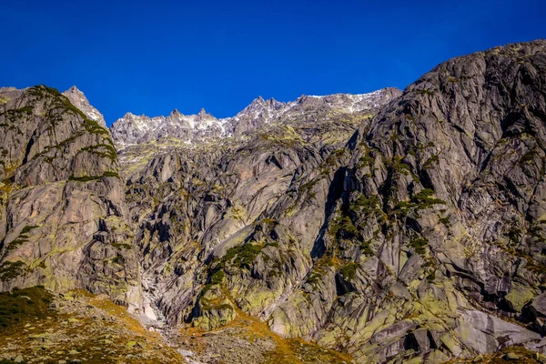İsviçre Alpleri - İsviçre dağlarının muhteşem manzarası
