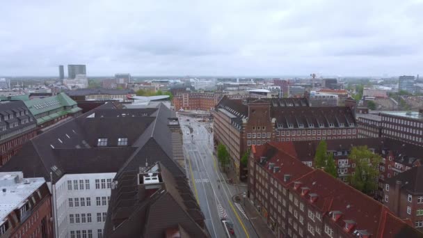 Vista aérea sobre o centro da cidade de Hamburgo — Vídeo de Stock