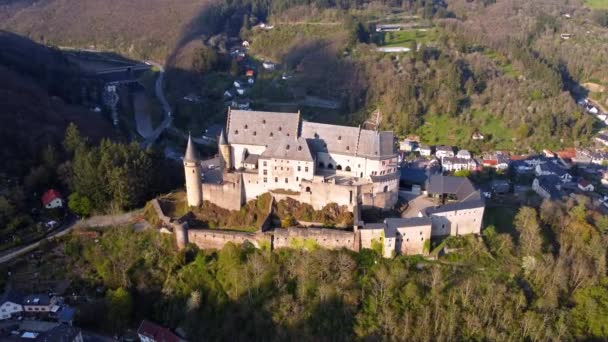 Starověký hrad Vianden v Lucemburku — Stock video