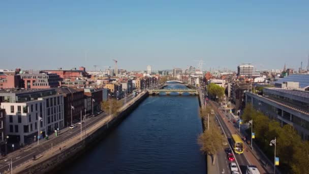 Αεροφωτογραφία της πόλης του Δουβλίνου και του ποταμού Liffey — Αρχείο Βίντεο