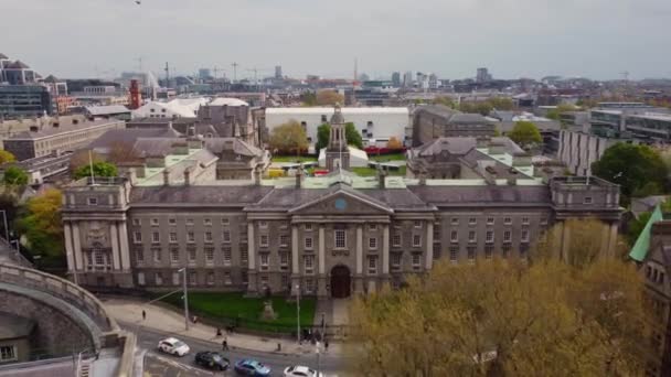 Trinity College in Dublin from above - aerial view — стоковое видео
