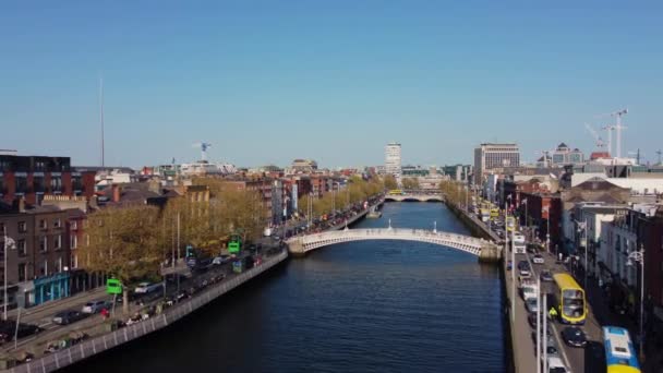 Aerial view over the city of Dublin and River Liffey — Stockvideo