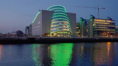 Akşam Dublin Kongre Merkezi 'nde.