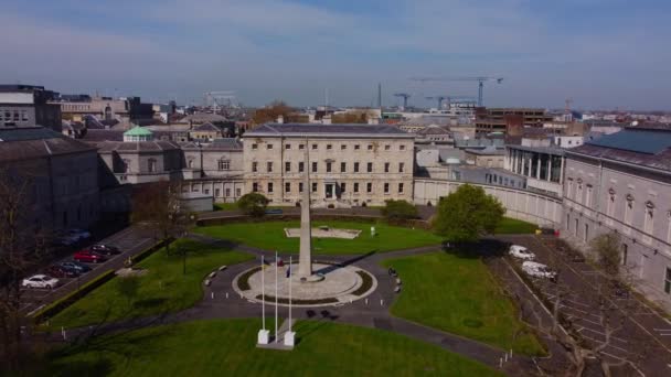 Leinster House en Dublín - el edificio del Gobierno irlandés desde arriba — Vídeos de Stock