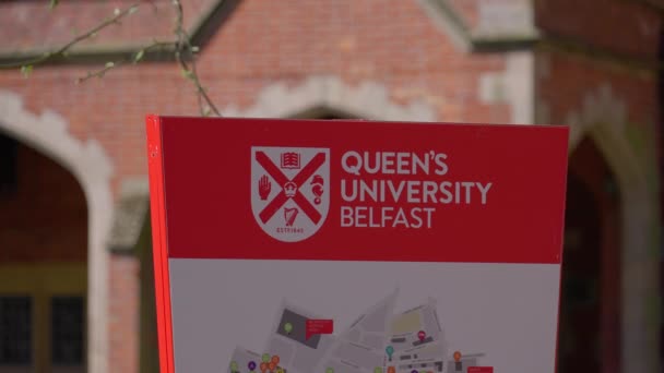 Queens University Belfast - BELFAST, Wielka Brytania - 24 kwietnia 2022 — Wideo stockowe