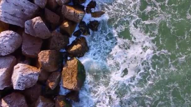 La bellissima Causeway Coast in Irlanda del Nord - vista aerea — Video Stock
