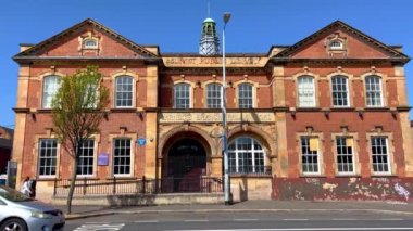 Falls Road 'daki tarihi Belfast Halk Kütüphanesi binası.