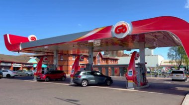 BELFAST, İngiltere 'deki Belfast Benzin İstasyonu 25 Nisan 2022