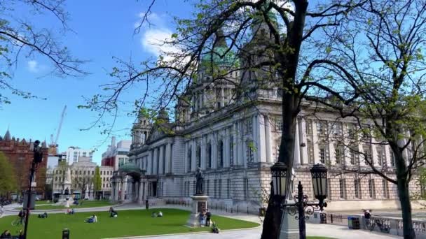 Belfast City Hall wide angle view — Stok video