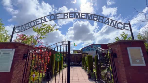 Garden of Rememberance in Belfast on Falls Road — Stock video