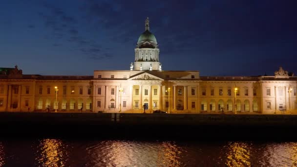 Custom House in Dublin by night - travel photography — Stock video