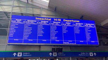 Dublin 'deki Connolly İstasyonu - merkez istasyon - DUBLIN, İrlanda - 20 Nisan. 2022