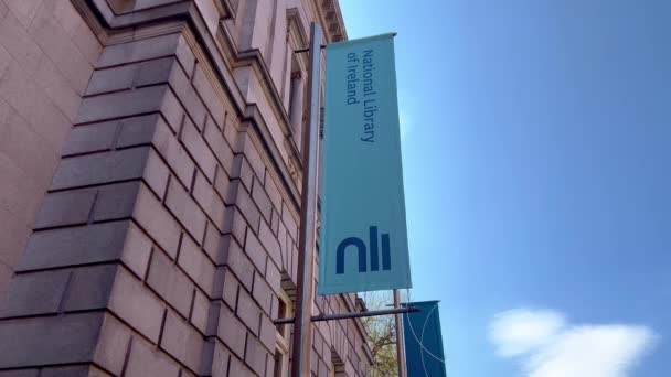 都柏林爱尔兰国家图书馆-DUBLIN, IRELAND-APRIL 20.2022年 — 图库视频影像