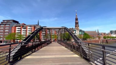 Hamburg depo bölgesindeki köprüler.