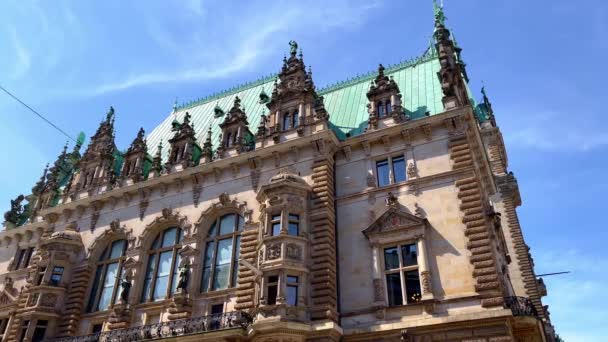 Ayuntamiento de Hamburgo - el edificio del ayuntamiento en el centro de la ciudad — Vídeos de Stock