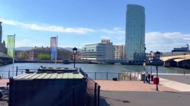 Belfast 'taki River Lagan - BELFAST, BİRLİK KINGDOM - 25 Nisan 2022