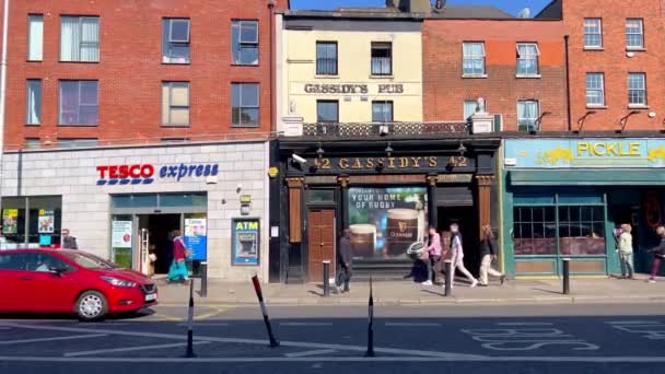 Camden Street Dublin Sunny Day City Iblin Ireland April 2022 — стоковое видео