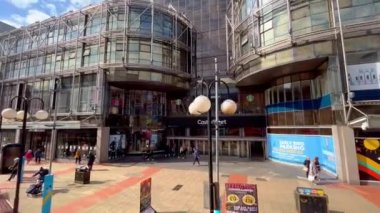 Belfast 'taki Castle Court Alışveriş Merkezi - BELFAST, BİRLİK KINGDOM - 25 Nisan 2022
