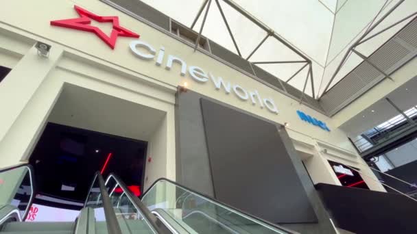 Cineworld Movie Theater Belfast Belfast United Kingdom April 2022 — Stockvideo