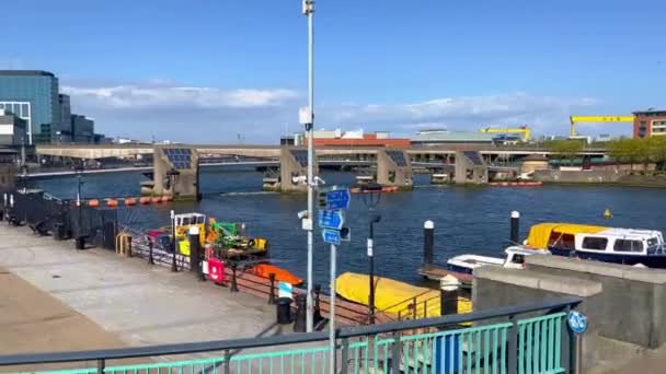 Floden Lagan Staden Belfast Belfast Förenade Kungariket April 2022 — Stockvideo