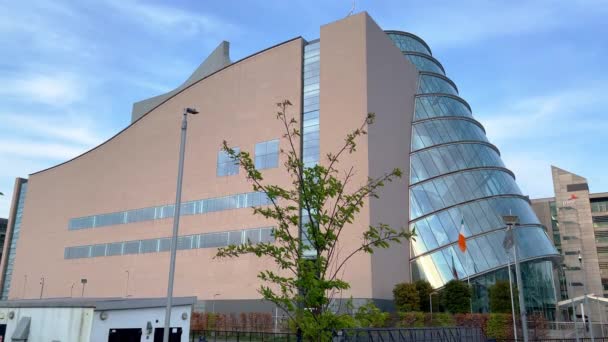 Centro Convenciones Dublín Por Noche Ciudad Dublín Irlanda Abril 2022 — Vídeo de stock
