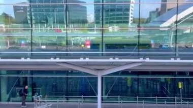 Dublin 'deki Connolly İstasyonu - merkez istasyon - DUBLIN, IRELAND - 20 Nisan. 2022