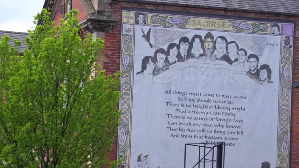 Famosi Murales Belfast Sulle Case Muro Della Pace Belfast Regno — Video Stock