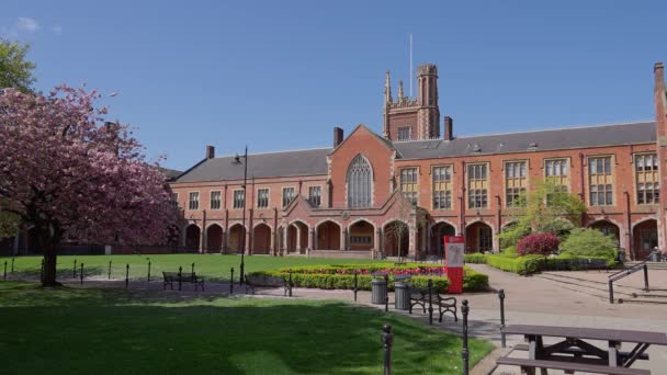 Queens University Belfast Belfast Ηνωμένο Βασίλειο Απριλίου 2022 — Αρχείο Βίντεο