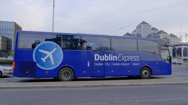 Dublin Ekspres Havaalanı Otobüsü - DUBLIN, İrlanda - 20 Nisan 2022